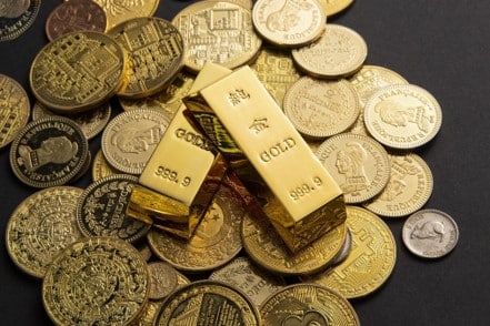 Lingotes y monedas de oro